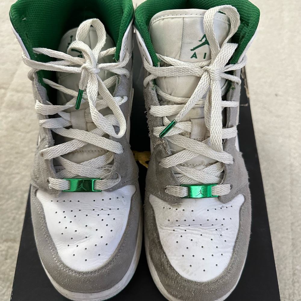 Nike Jordan 1 Mid grade school size 7 white, pine green and gray - Picture 2 of 8